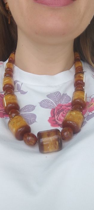 Продається крупне бурштинове намисто,  модне, трендове і лікувальне