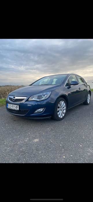 Opel Astra J 1.4 turbo wyposażenie COSMO