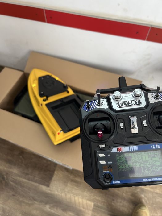 Риболовний кораблик