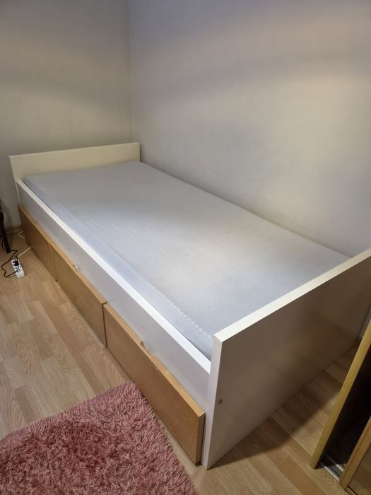 Łóżko Ikea, szafa, witrynka, biurka, krzesła