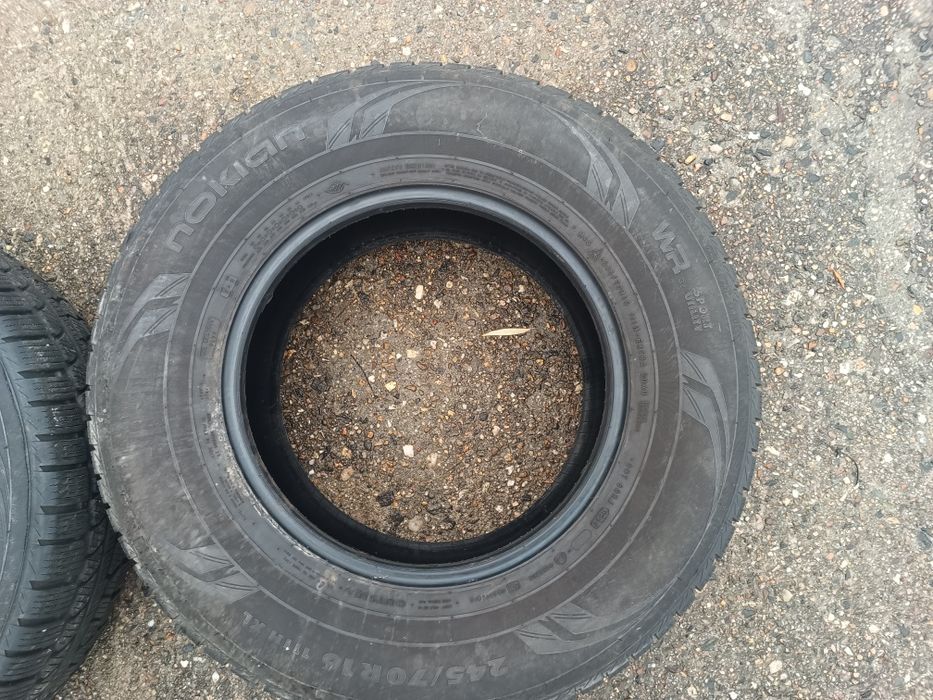 Opony zimowe 245/70 R16 XL 2 x Bridgestone i 2 x Nokian