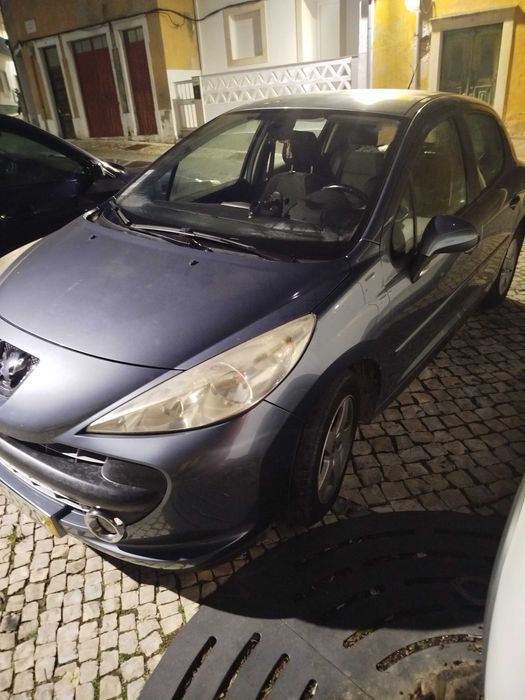Peugeot 207 Ano 2007, à venda, tudo em bom estado.