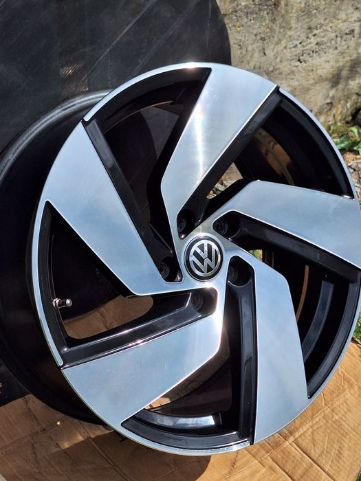 Литі диски R18 VW Golf 8 ID4 Tiguan 2 Passat B8 Alltrack