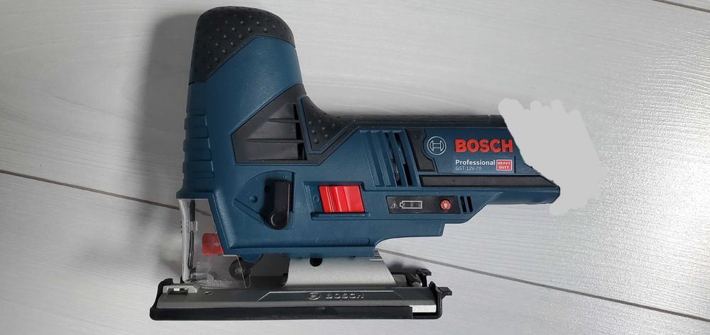 Wyrzynarka Bosch 12V 70 GST