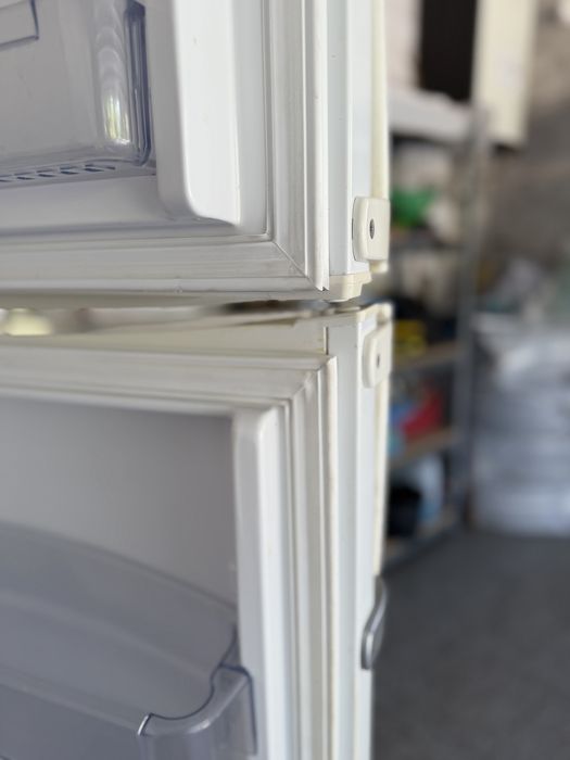 Холодильник Whirlpool ARC 4020 WP