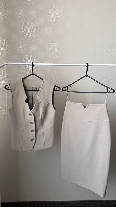 жіночий костюм