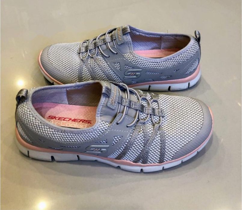 Кросівки жіночі Skechers  р.38,5