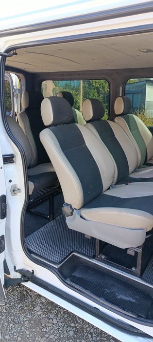 Мікроавтобус Opel Vivaro