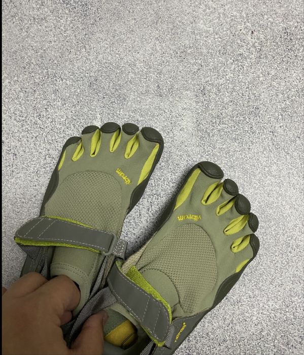 Vibram FiveFingers  жіночі кросівки 5 пальців спортивні