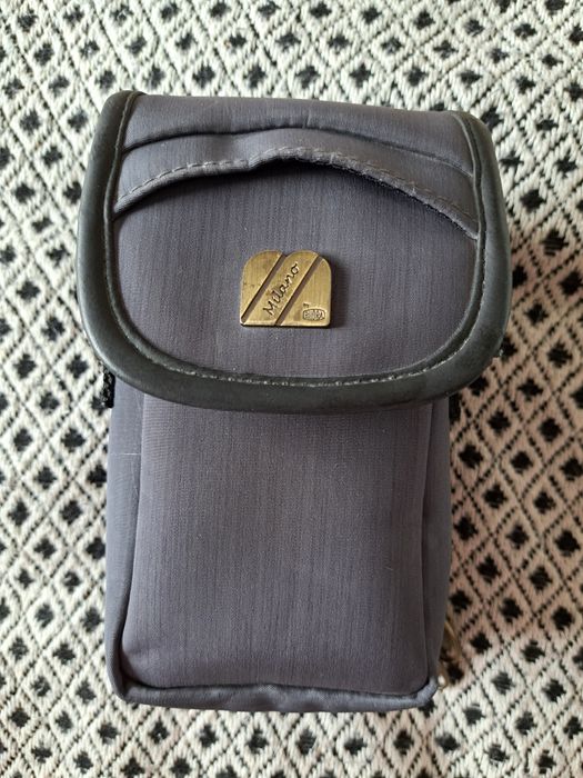 Solidne etui do aparatu