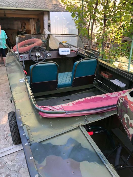 Продам лодку  Прогресс с мотором Сузуки 30