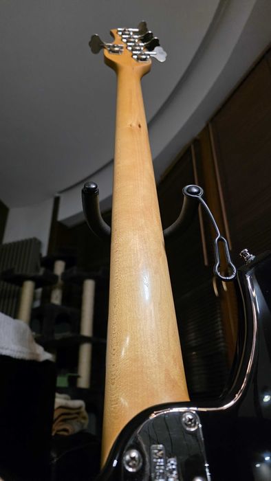 Gitara Basowa Musicman Bongo 5 HH Black