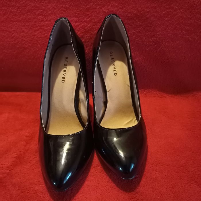 Czarne eleganckie szpilki 37 Reserved