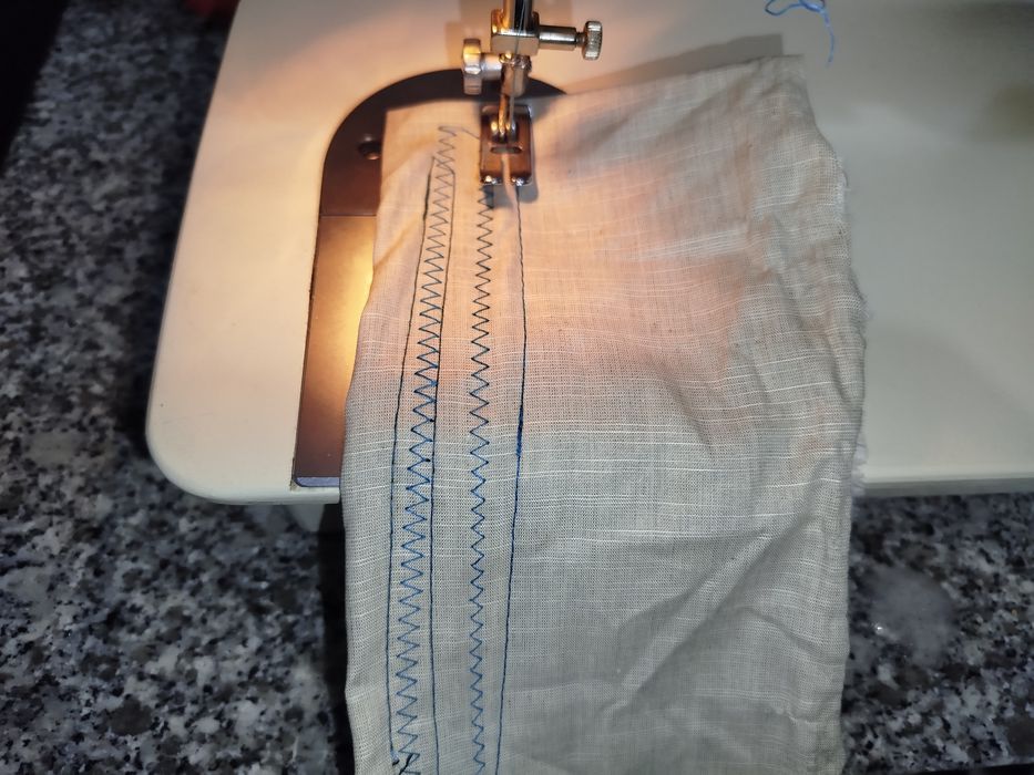 Máquina de costura riccar