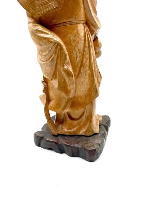 Buda oriental em madeira