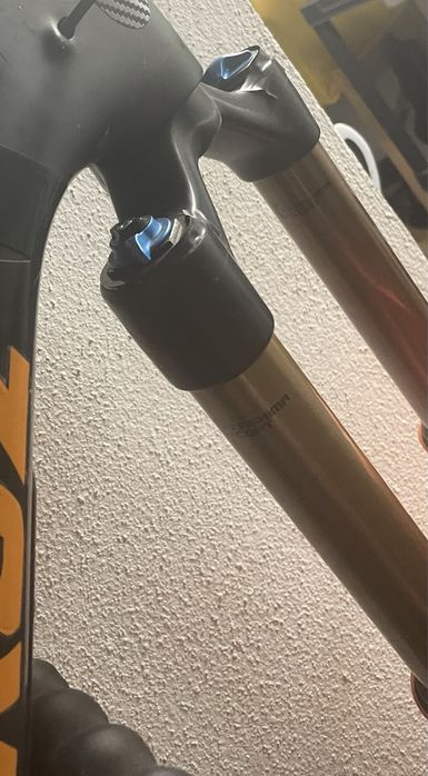 Fox 36 factory FIT4 29' 170mm e Pastilhas G04S