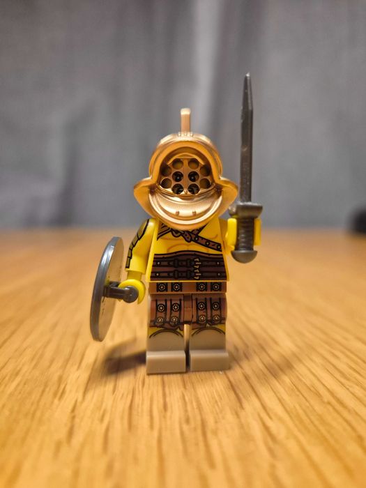 Lego Gladiator CMF seria 5 super stan wojownik rycerz