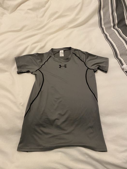 T-shirt de compresão desportiva cinzenta tamanho S