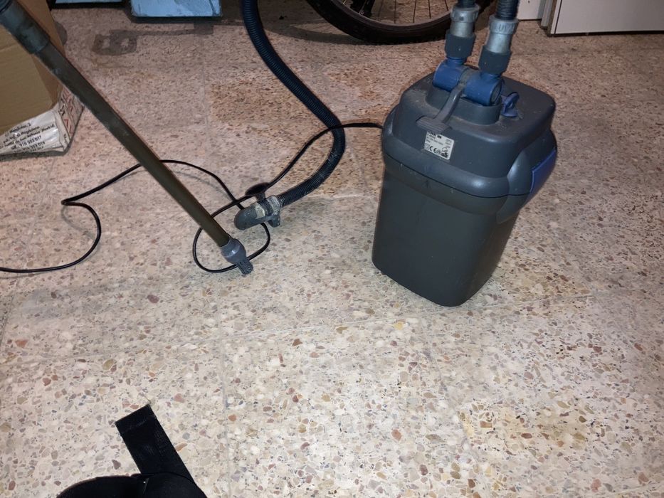 Aquário com bomba de água incluinda