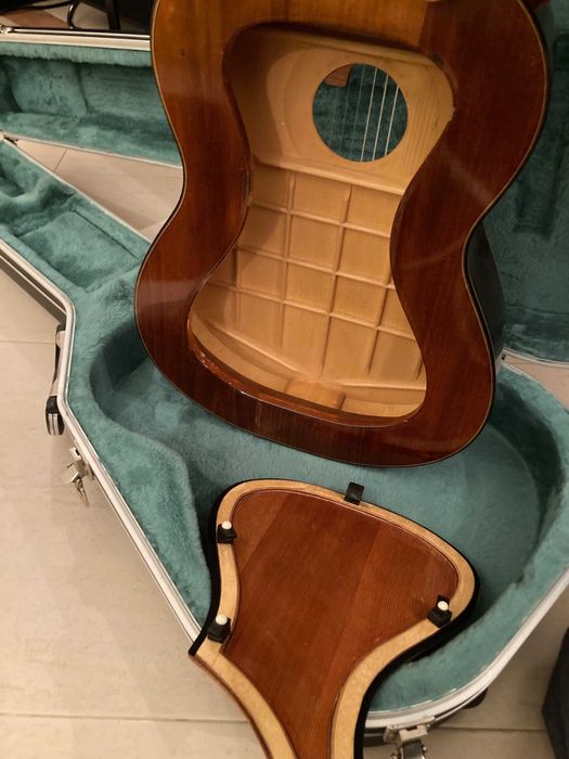 Guitarra clássica escavada Óscar Cardoso