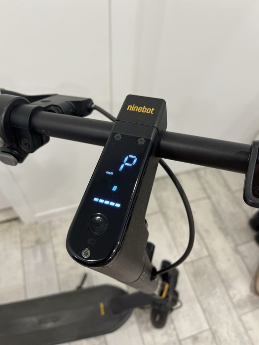 Продам електросамокат Ninebot MAX