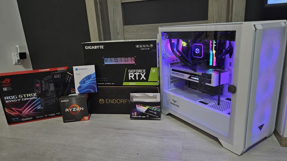 RYZEN 9 5900X | RTX 3070 VISION OC WHITE | 32GB RGB | 1TB NVMe | WINDOWS 11, white build