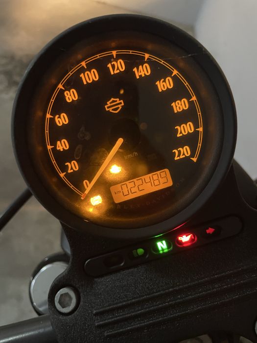 Harley-Davidson iron 883