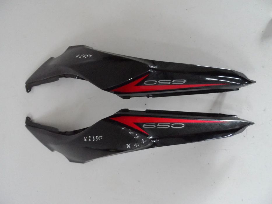 Kawasaki Z650 osłona boczek pod fotel P,L