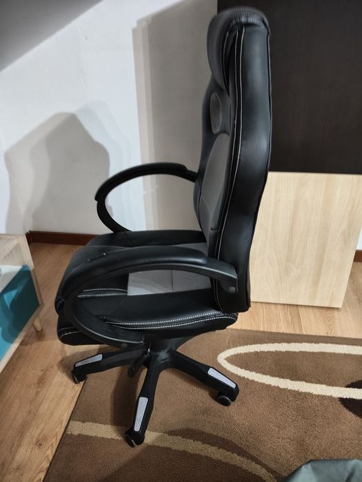 Cadeira rotativa game.