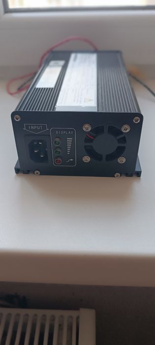 Продам зарядное устройство