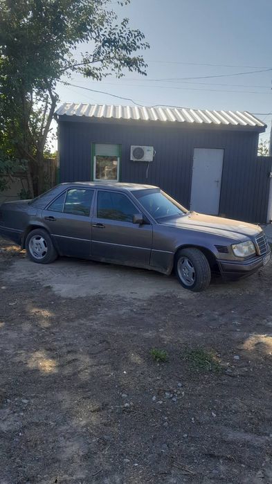 Продам  мерседес 124