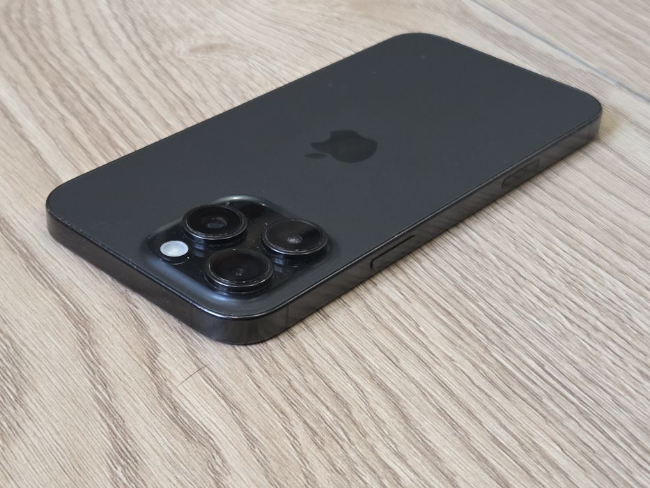 iPhone 16 Pro Max icloud lock