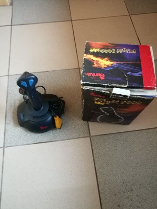 Joystick Genius Flight 2000 F-16