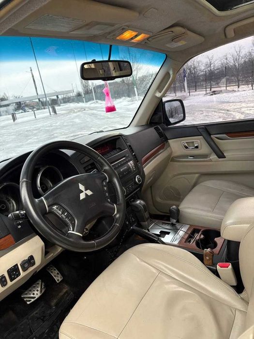 Mitsubishi Pajero Wagon 4