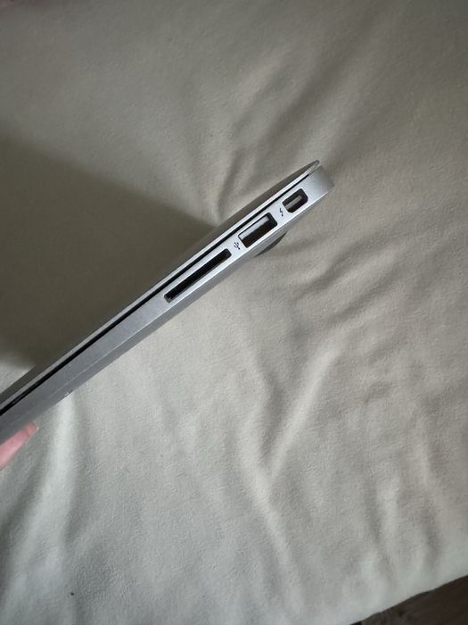 MacBook Air 13” Early 2015 – i7 / 8 GB RAM / 512 GB SSD - nowa bateria