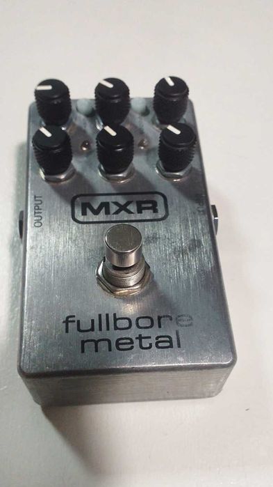 Педаль метал дисторшн MXR Fullbore Metal