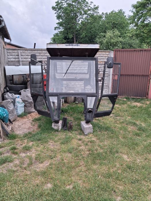 Kabina do c360 i 330 do T 25  ciągnika  Firmy. Naglak Sokółka Polecam