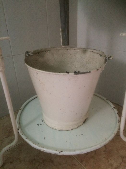 Lavatório Antigo em louça