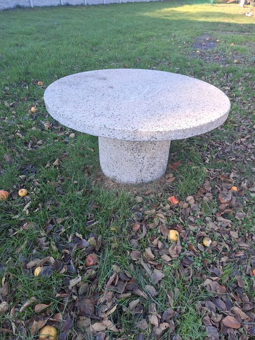 Stół betonowy okrągły