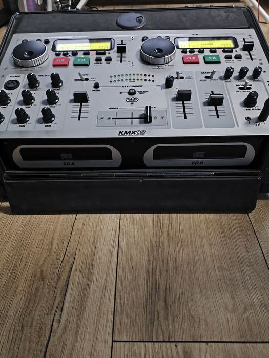 Numark KMX02 stacja miksowania CD oraz CD+G (kareoke)