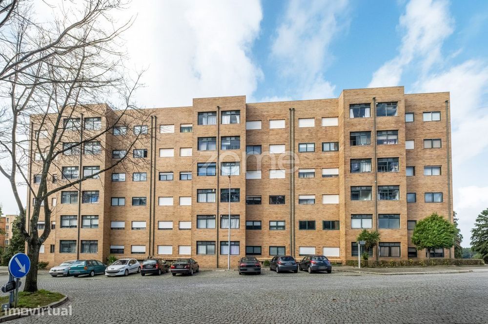 Apartamento T3 renovado em Pedrouços, Maia