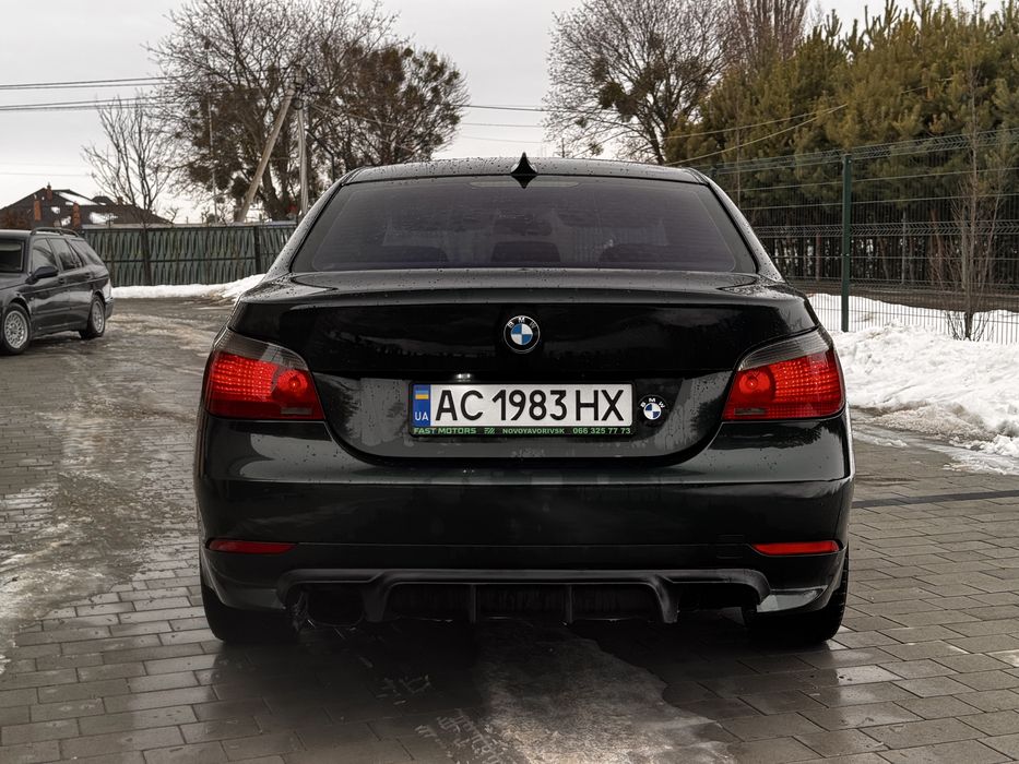 BMW 5 Series E60 Автомат, гарний стан, гарна техніка.