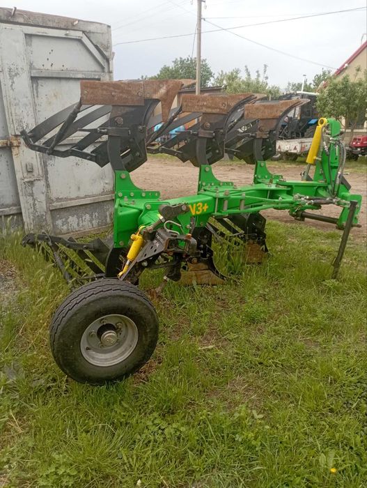 Плуг обертовий навісний ПОН -3-35+