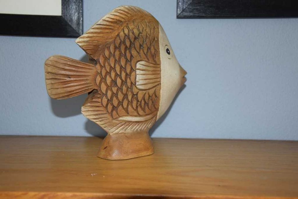 Peixe em madeira feito na Tailândia