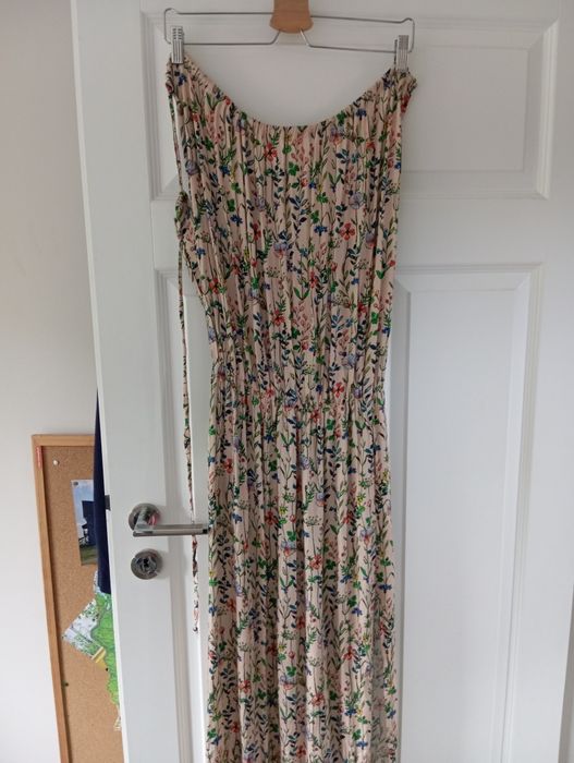 Sukienka w łąkowe kwiaty