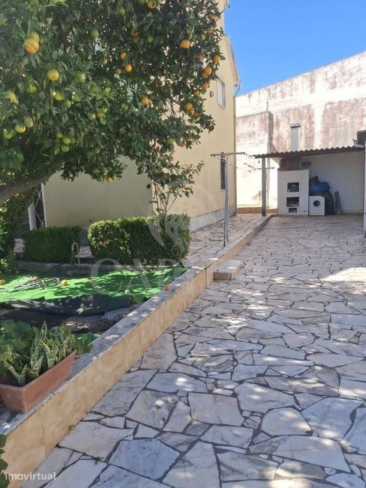 Apartamento T2 em Moradia