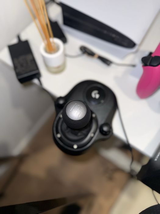 LOGITECH G923 / Pedais / Shifter