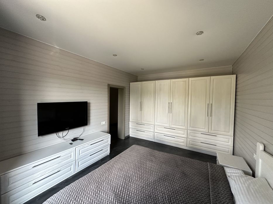 Здається сучасний будинок м.Сміла