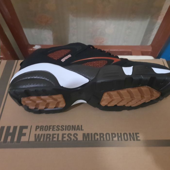 Кросівки  осінь.зима.весна