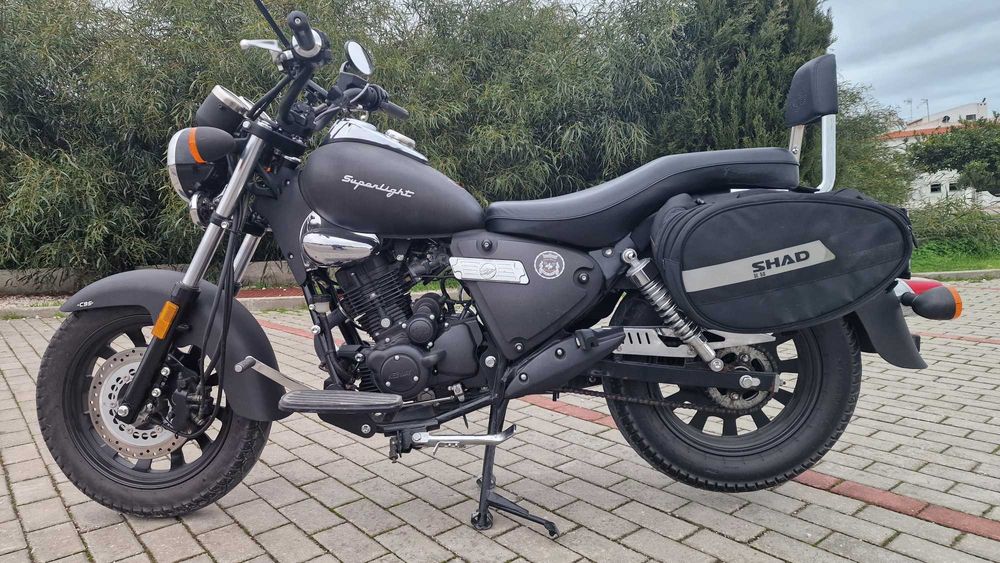 Keeway Superlight 125cc Semi-Nova - 2019- Garagem - 3.900 km
